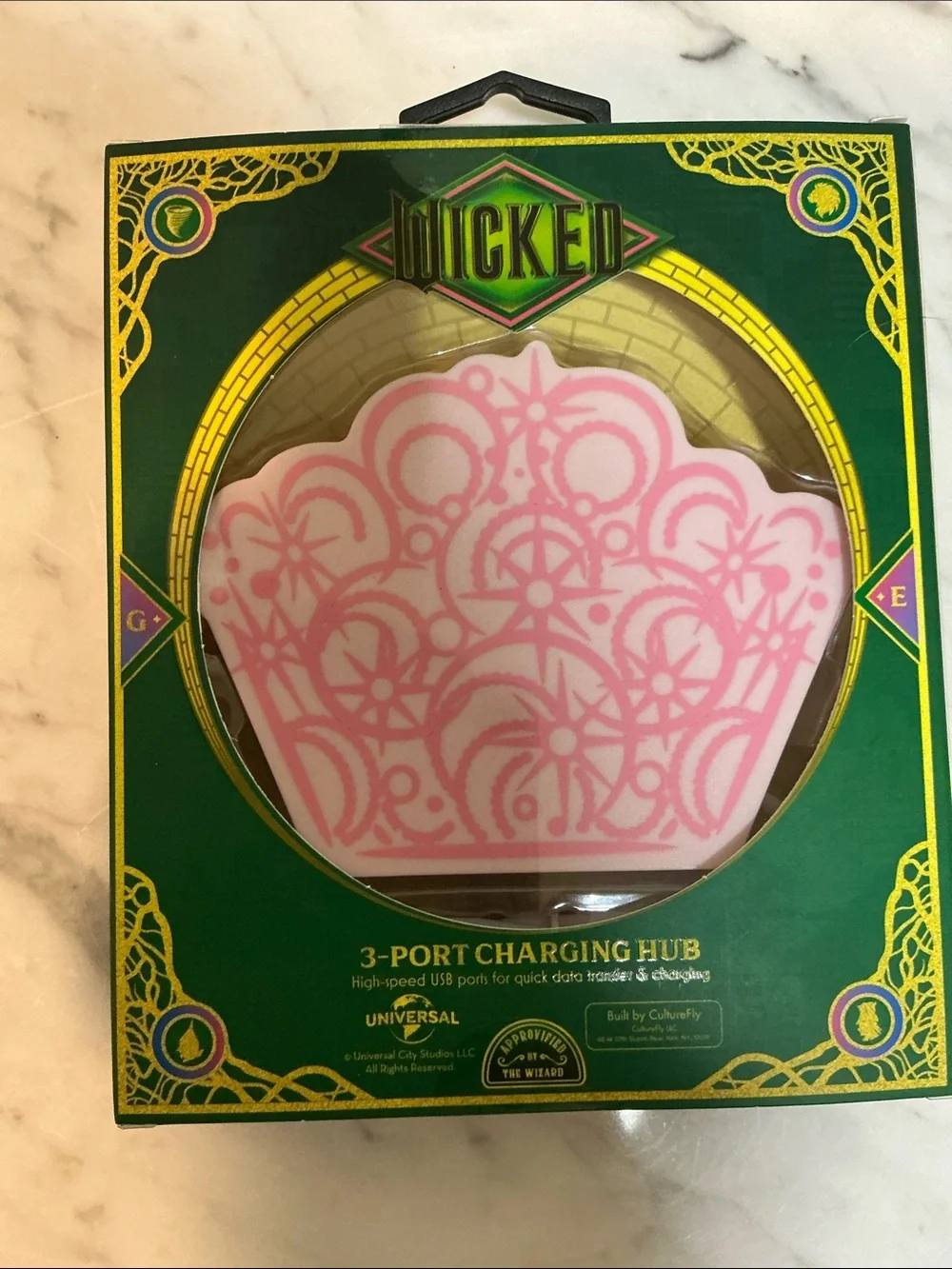 🤎 New In Box Wicked Pink Crown 3 Port Charging Hub